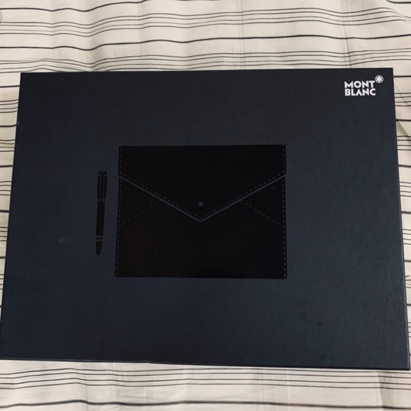 Montblanc Augmented Paper Leather Notebook Cover & Digitizer w/Starwalker Pen - Picture 2 of 8